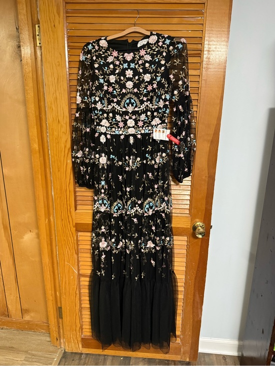 Dresses & Skirts - Mac duggal size 4 35111 Black Floral Embroidered Maxi Dress